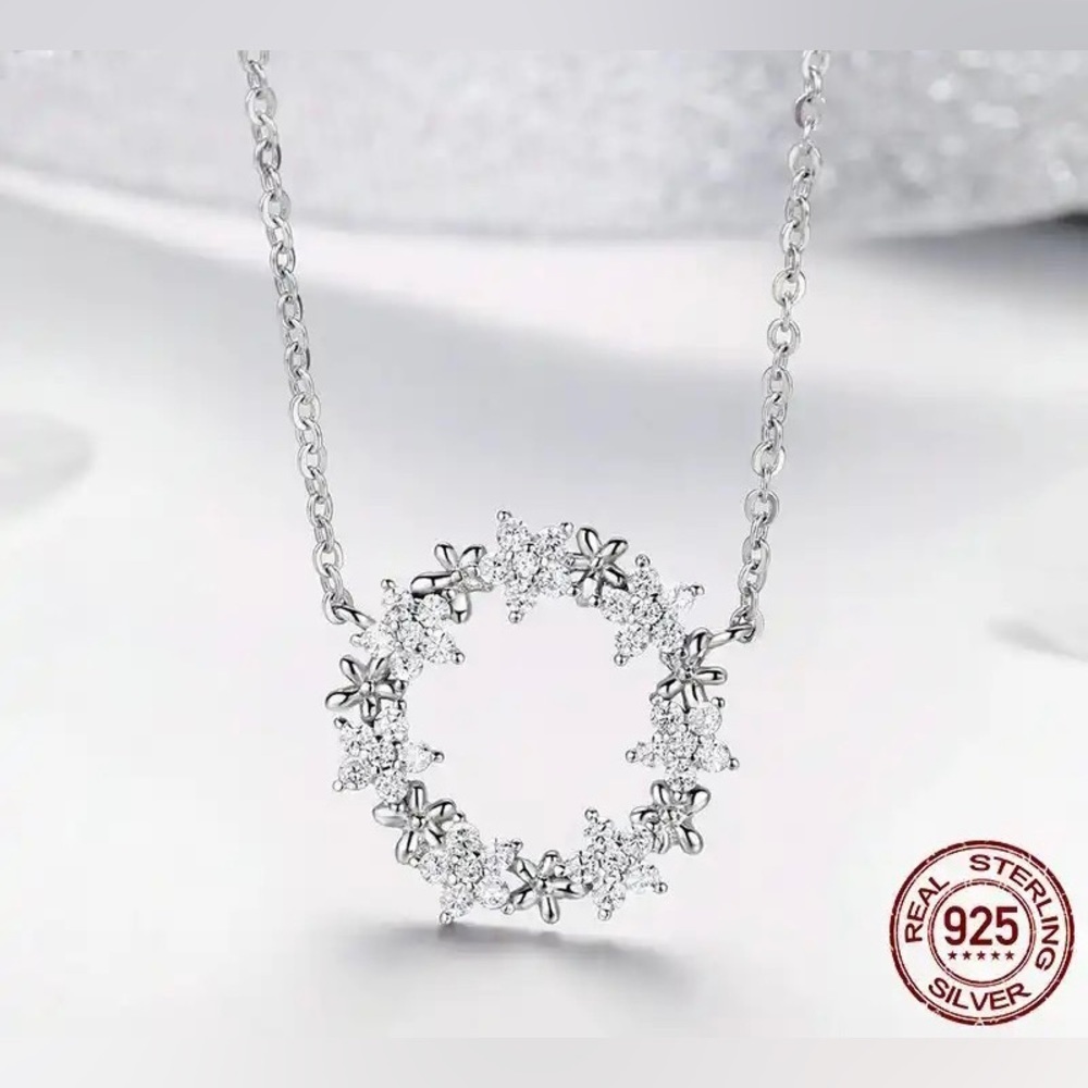 Sterling Silver Flower Circle Necklace